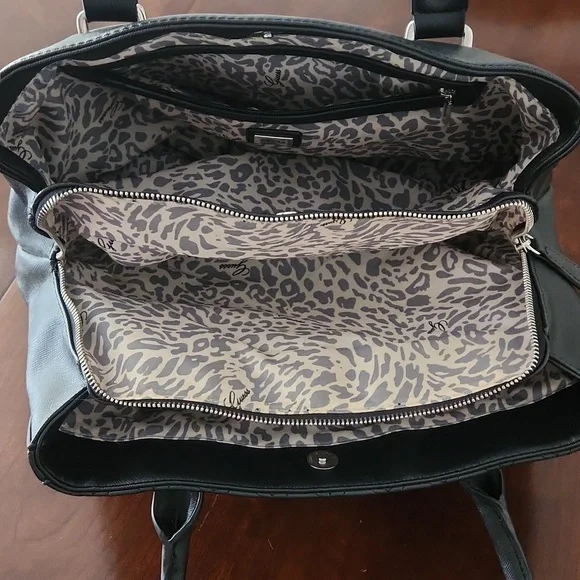 Purse - Picture 3 of 3